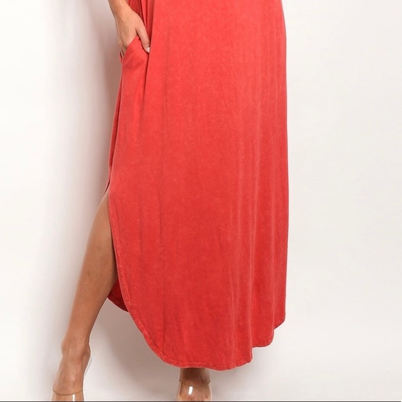 Santa Monica Red Pocketed Shirt Dress - Picture 3 of 4